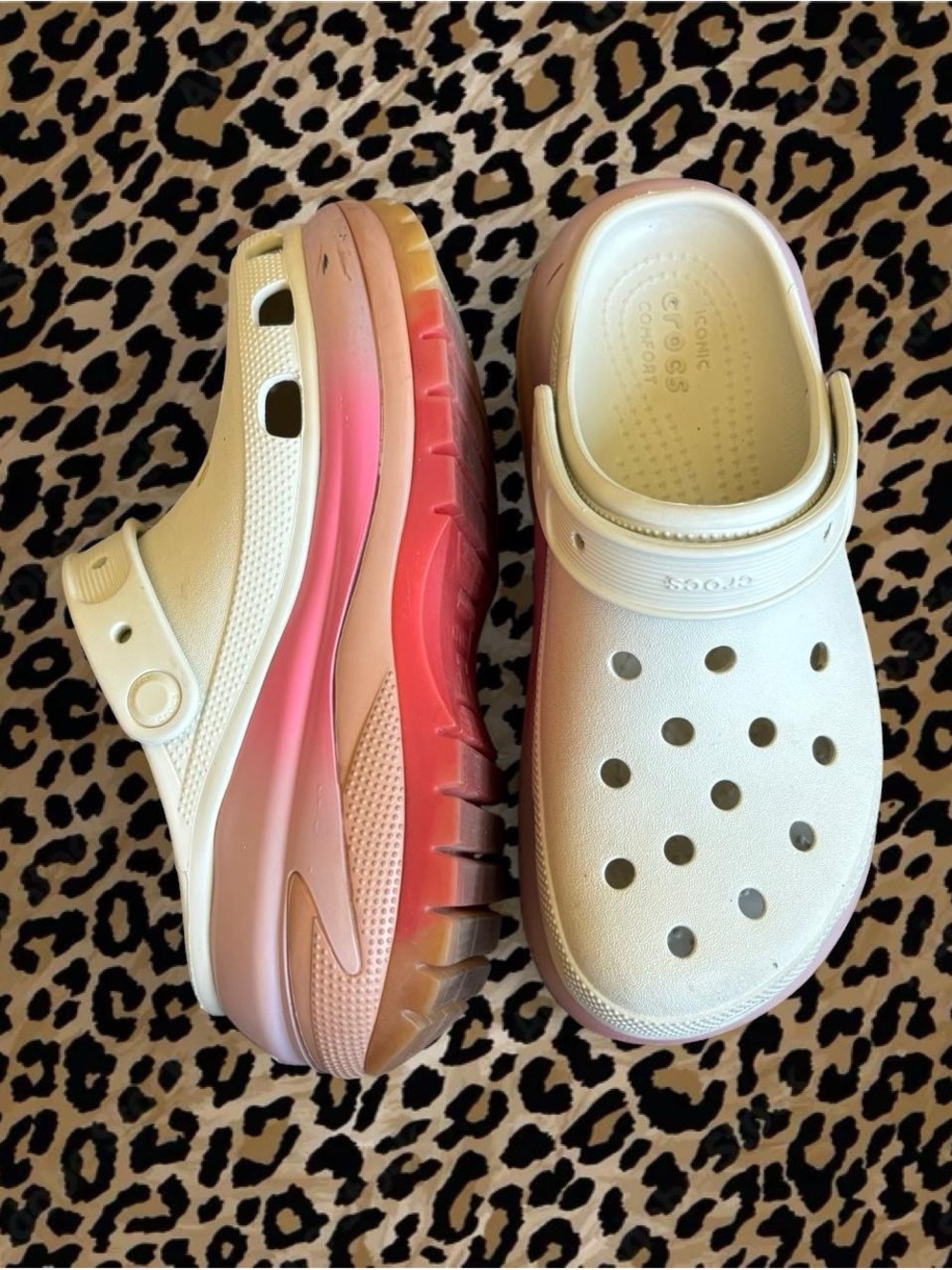 CROCS platform Clog with Pink Ombre Sole - White/Pink